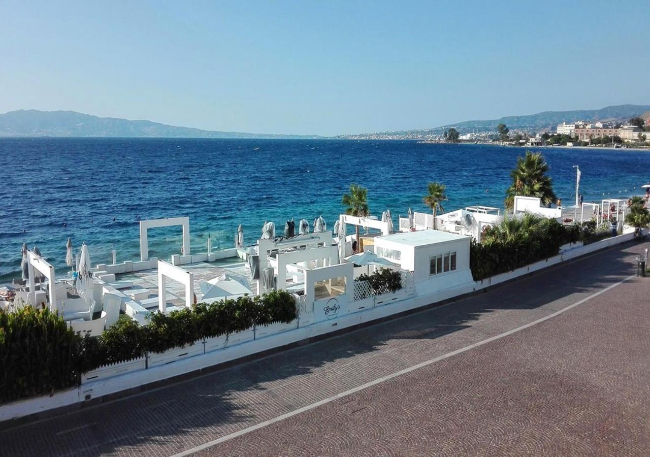 Отель Le Mirage Boutique Реджо-ди-Калабрия Экстерьер фото