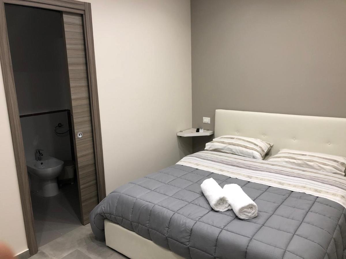 Отель Le Mirage Boutique Реджо-ди-Калабрия Экстерьер фото